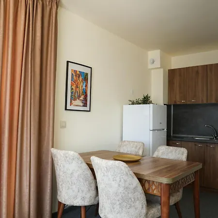 Апартамент One-bedroom Premium Св. Св. Константин и Елена