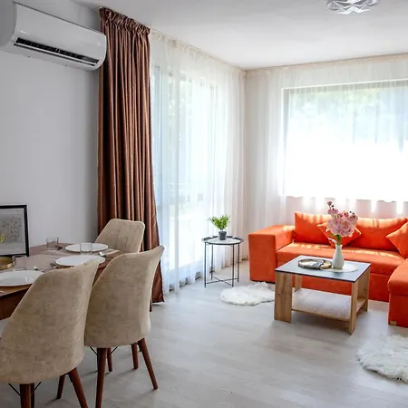One-bedroom Premium Saints Constantine and Helena